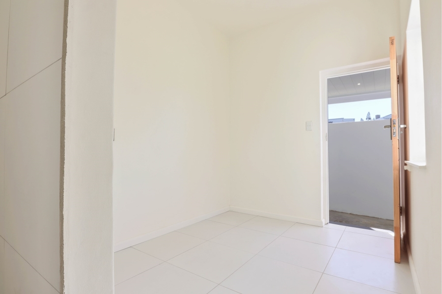 4 Bedroom Property for Sale in Beachfront Western Cape